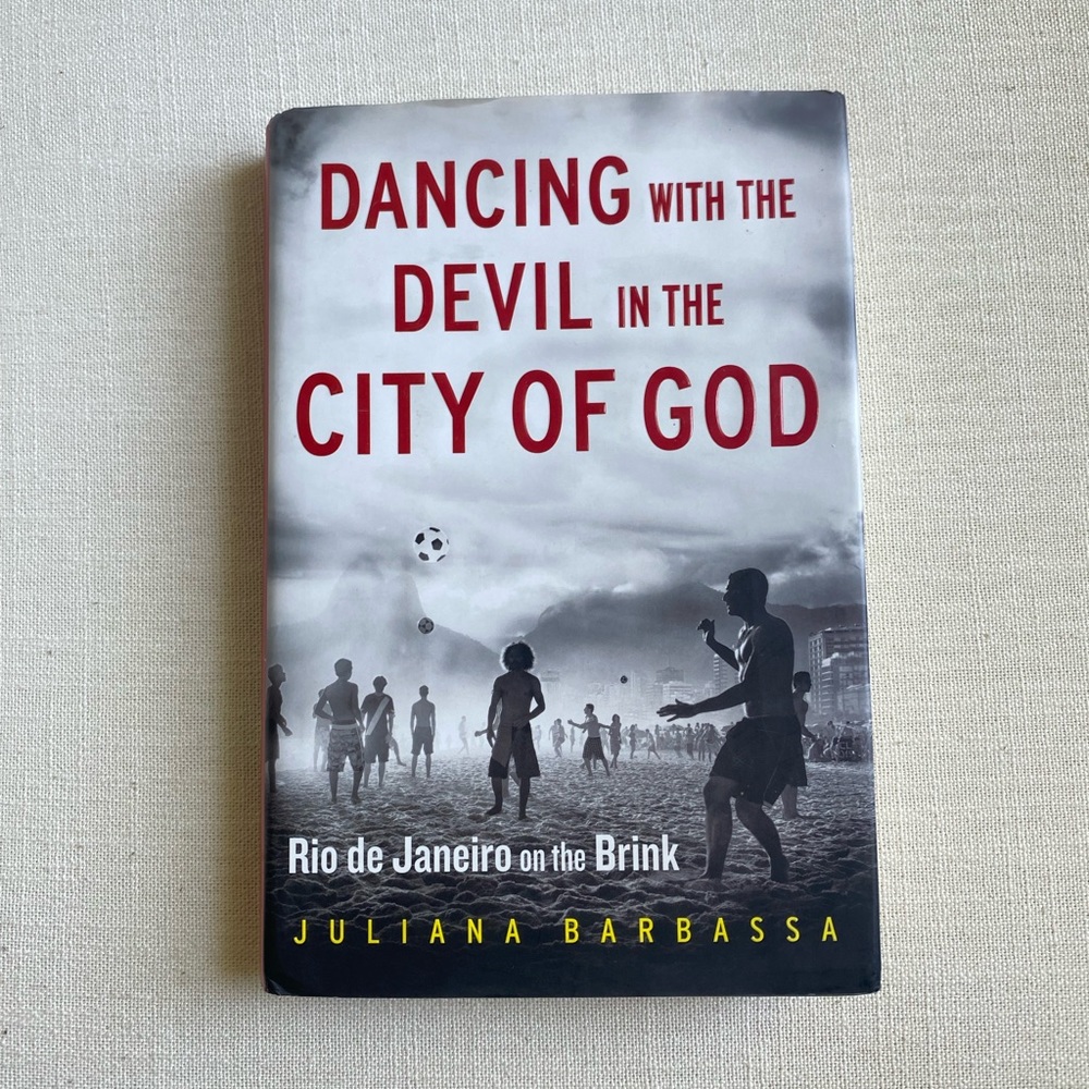 Book Dancing with the Devil in the City of God Brasil Cidade de Deus